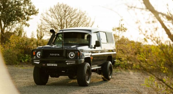 IMG-20250930-WA0261.jpg Toyota LandCruiser Troopy Sunvisor