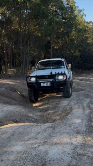 WhatsApp-Image-2025-12-01-at-02.49.22_b8056eff.jpg Toyota Hilux SunVisor