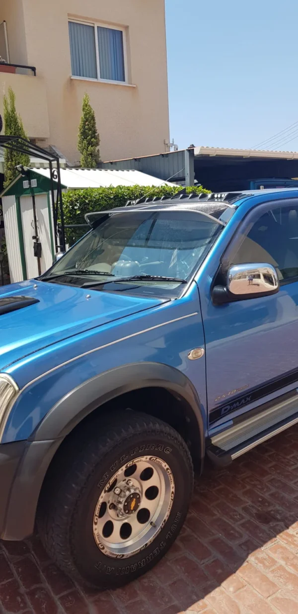 coloradorodeorasunvisorroofrackworldsa.webp Ford Courier Feb 1999-Dec 2006 Mesh Windscreen Sunvisor